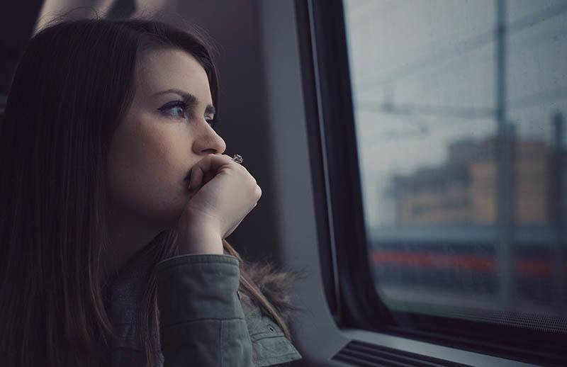 7 Ways girls with fears love differently