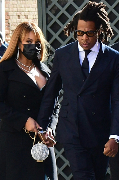 Beyoncé and Jay-Z attend the wedding of the son of the richest man in the world, Bernard Arnaud Alexander