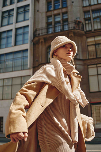 Sheepskin coats, knitwear and fur slippers: everything for a warm and cozy autumn in new lookbooks