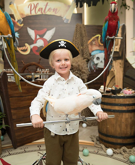 Pirate party and Philip Kirkorov among the guests: Ksenia Sobchak and Maxim Vitorgan celebrated their son's birthday