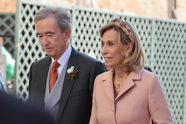 There are new photos from the wedding of the son of billionaire Bernard Arnault: the image of the bride and other details