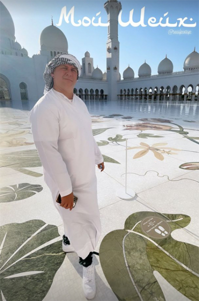 Mosque visit and beach notes: Nastya Kamenskikh and Potap rest in Abu Dhabi